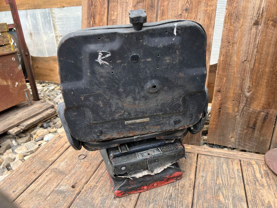 Stare siedzenie siedzisko do ciągnika traktora DIY