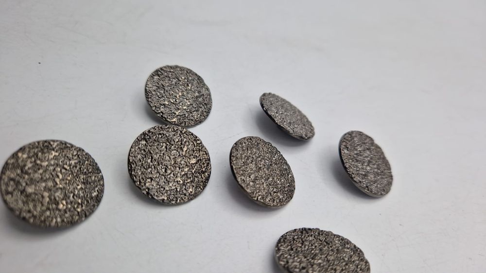 Guziki metal zestaw 8 szt.