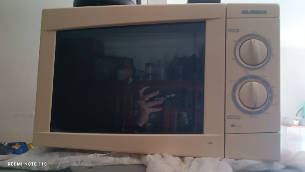 Microondas marca alaska