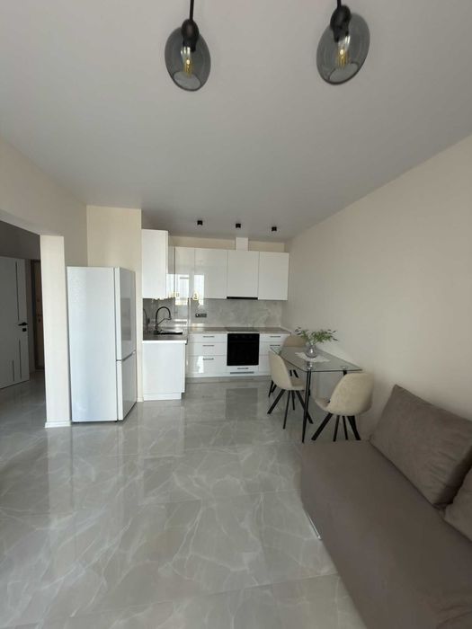 Продажа 1-комнатной квартиры в ЖК Скай Сити по улице Варненская.