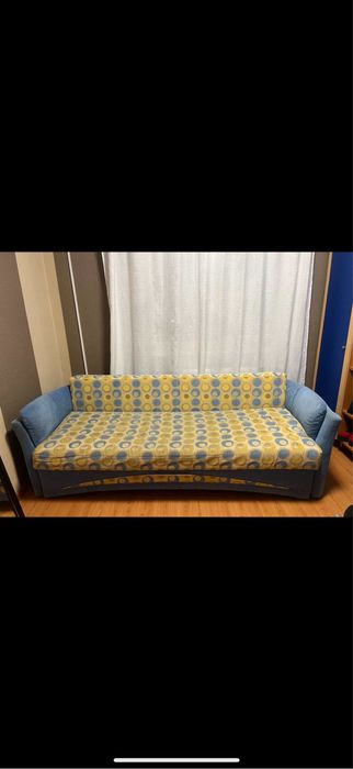 Диван в хорошому стані