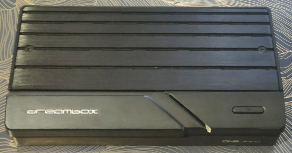 Dreambox One Ultra HD 2X DVB-S2X z pilotem Bluetooth