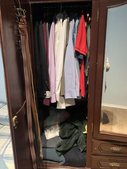Guarda-roupa antigo