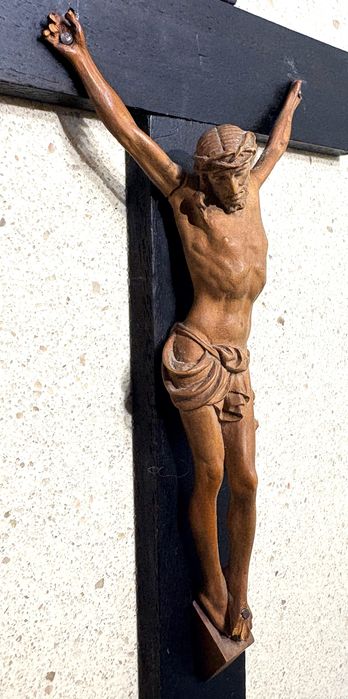Antigo crucifixo do Sec XIX com magnífica escultura de Cristo