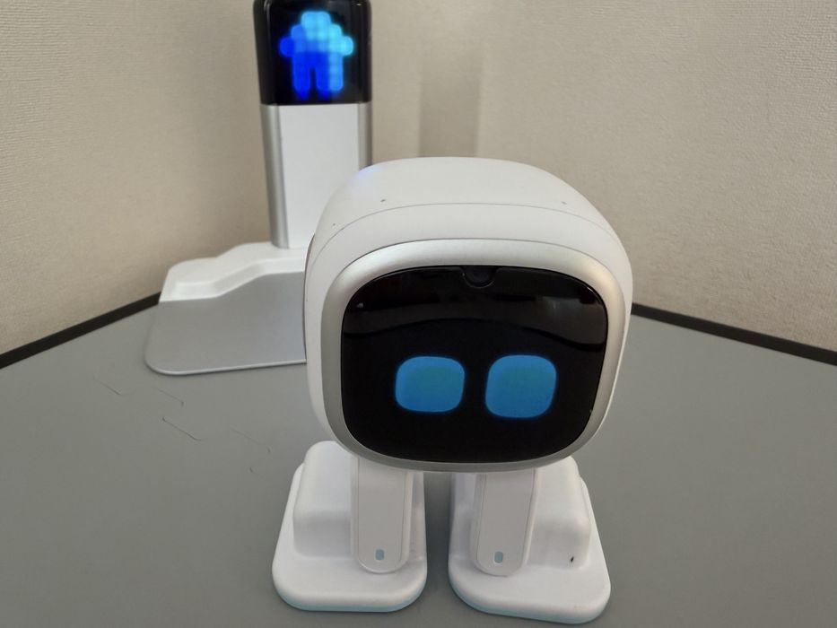 Робот EMO GO HOME