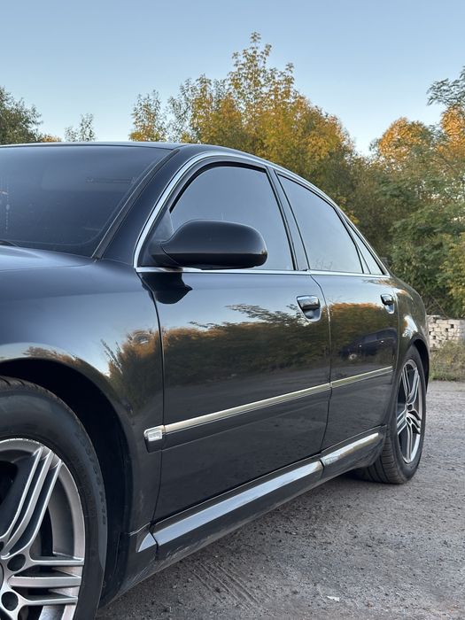 Audi A8 D3 Quattro в хорошому стані!