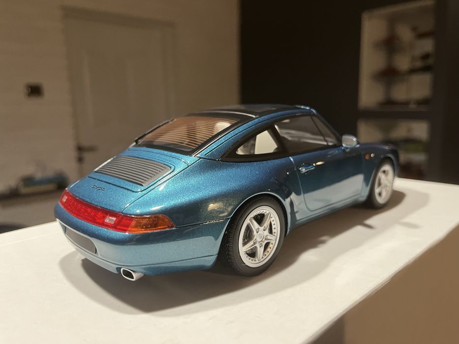 Porsche 993 targa Gt spirit 1:18