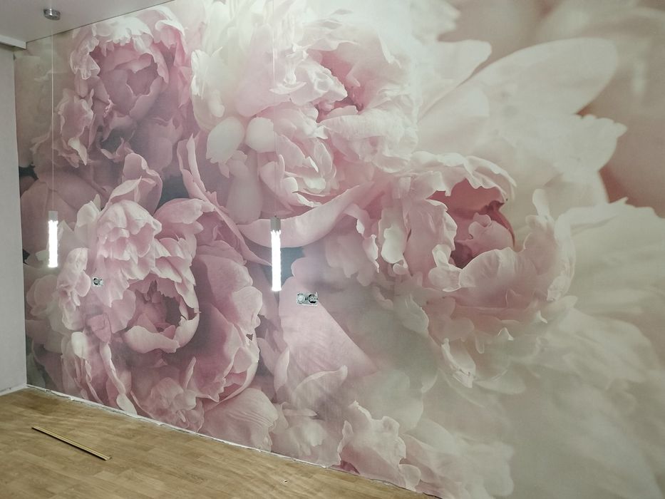 Поклейка обоїв шпалер