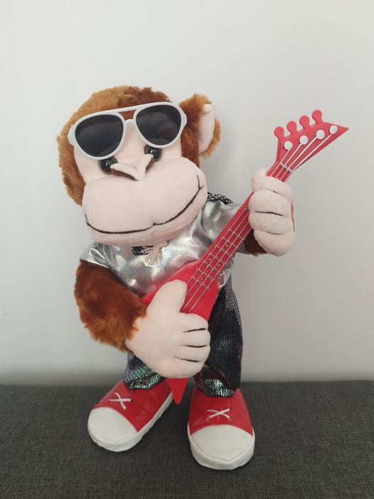 Tańcząca małpa z gitarą, pluszowa zabawka