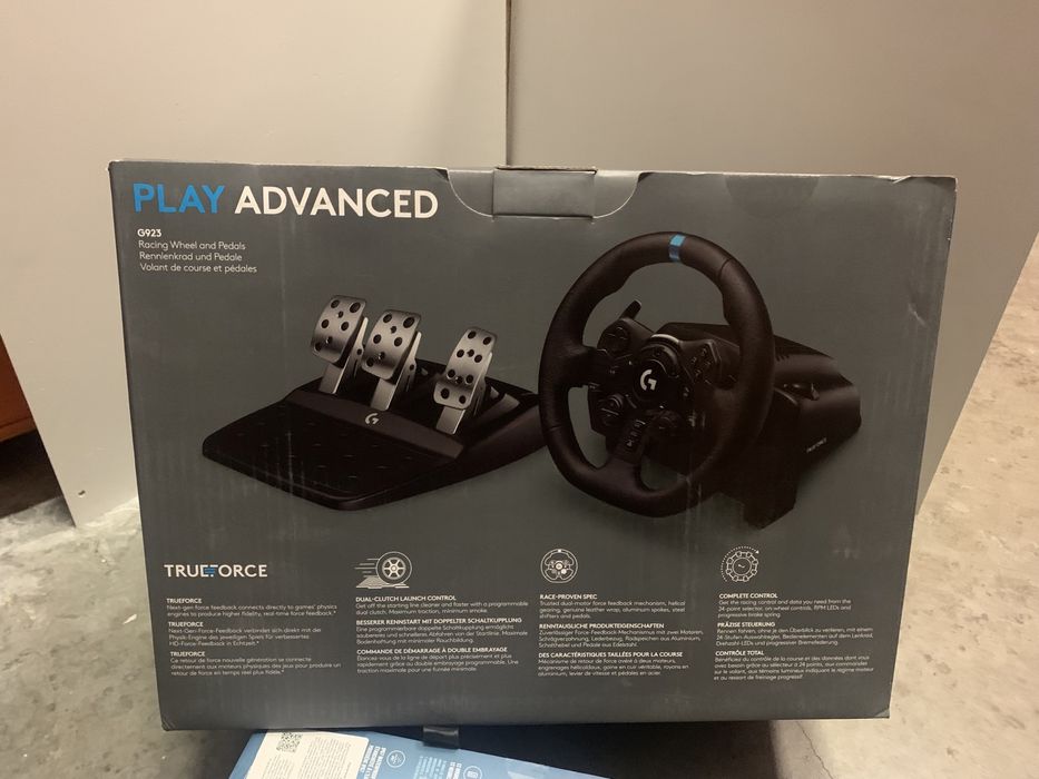 Ігрове кермо з педалями Logitech G923 Racing Wheel and Pedals
