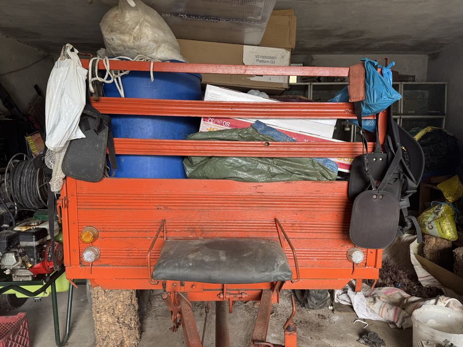 traseira de um reboque agrícola