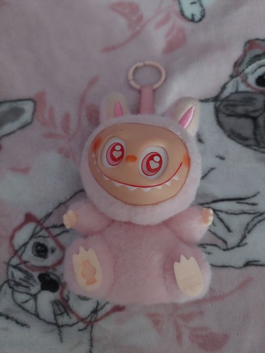 Lalka labubu (różowy)