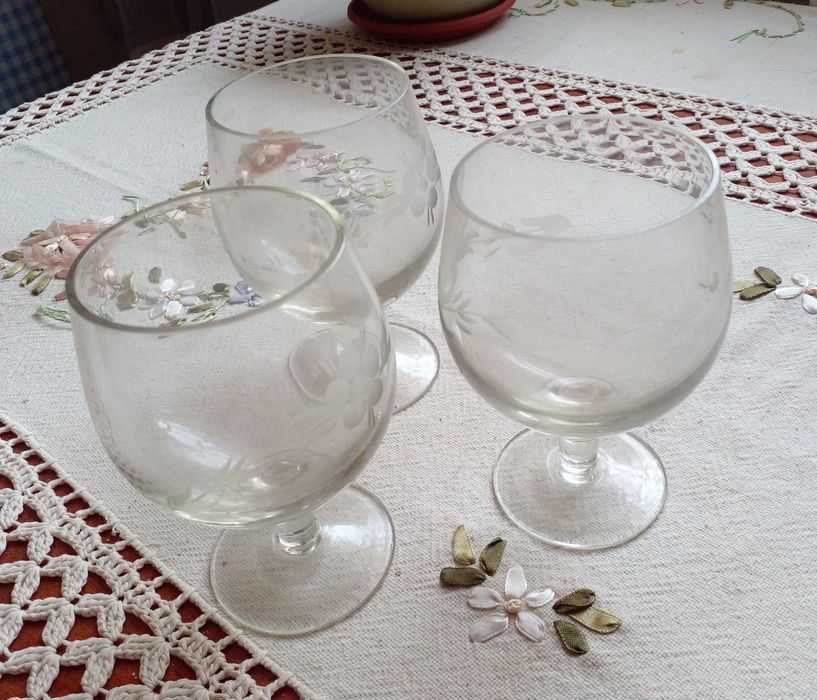Келихи для вина.
