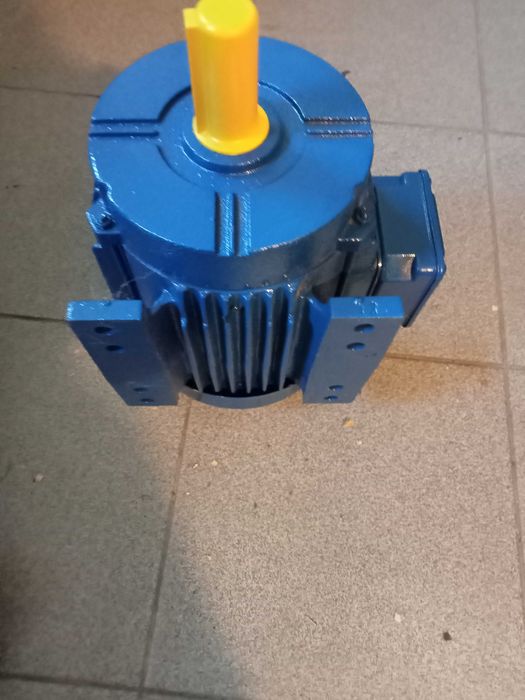Silnik elektryczny 0,90 kW , 1400 obr/min