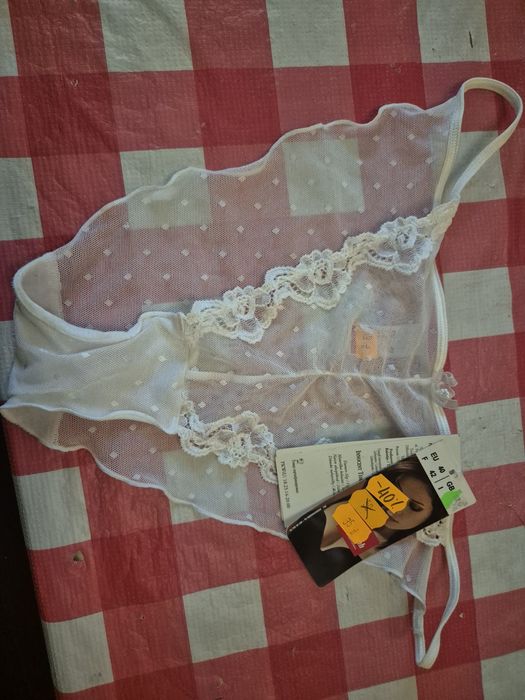 Białe figi damskie Triumph 40 nowe z metką