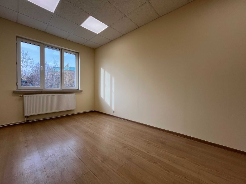 Biuro 18,7 m² w Bytomiu - media w cenie