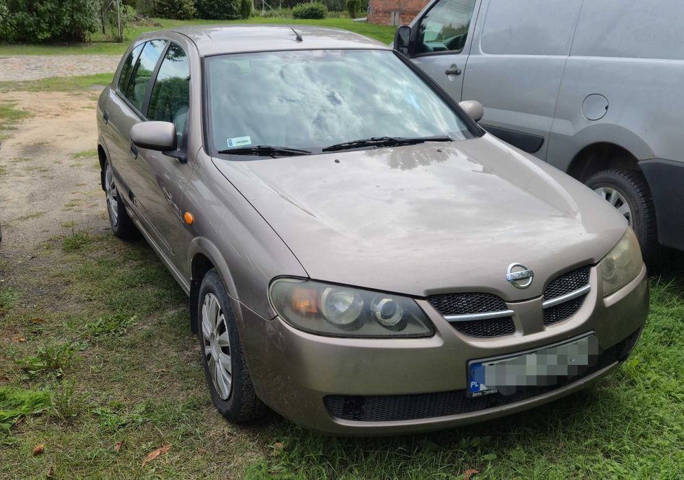 Nissan Almera