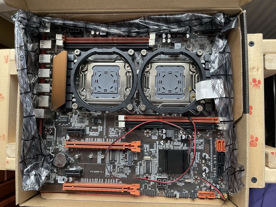 Серверна материнка х79
