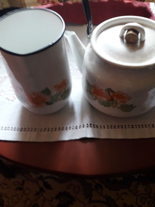 Чайник і кушин. Нові, некористовані.