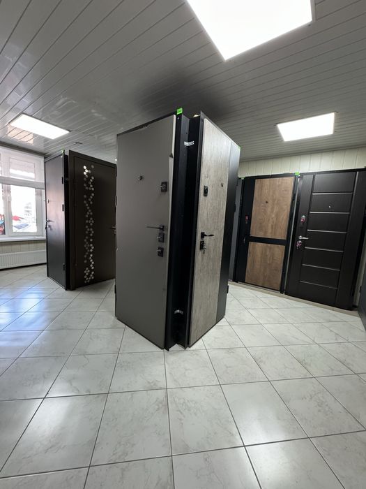 Входные двери в квартиру и дом в наличии и под заказ