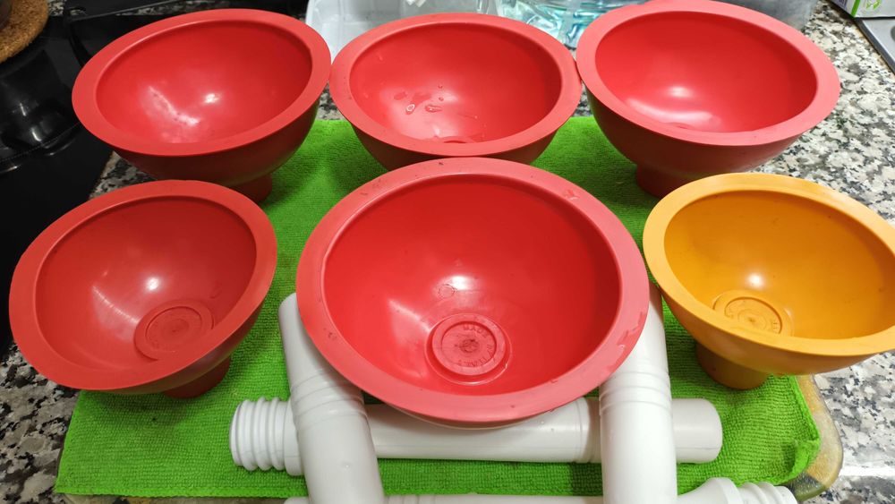 Desentupidores plásticos com  cabo redondo