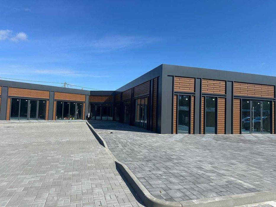 Комерційне приміщення (маф,магазин, готель, ангар)