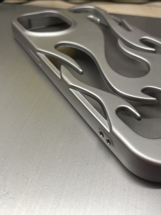 Чохол на айфон 15