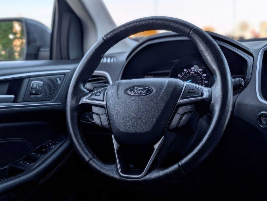 Ford Edge Titanium      2022