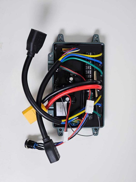 Универсальный Контроллер на електроскейт ESC Hobbywing 90A 4662W