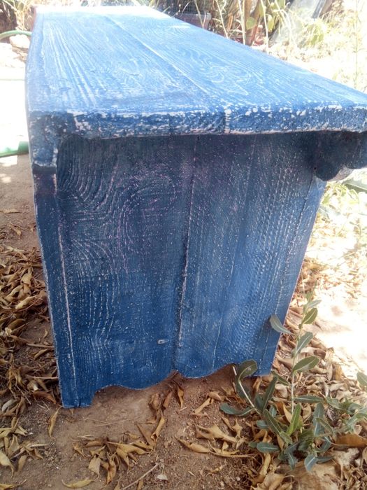 Banco rústico em patina azul e branco