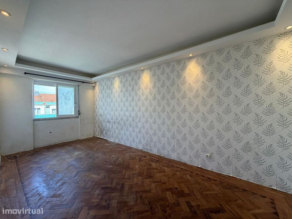 Apartamento T3, localizado na Venteira — Venteira, Lisboa