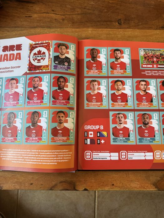 Caderneta mundial capa dura a 79%