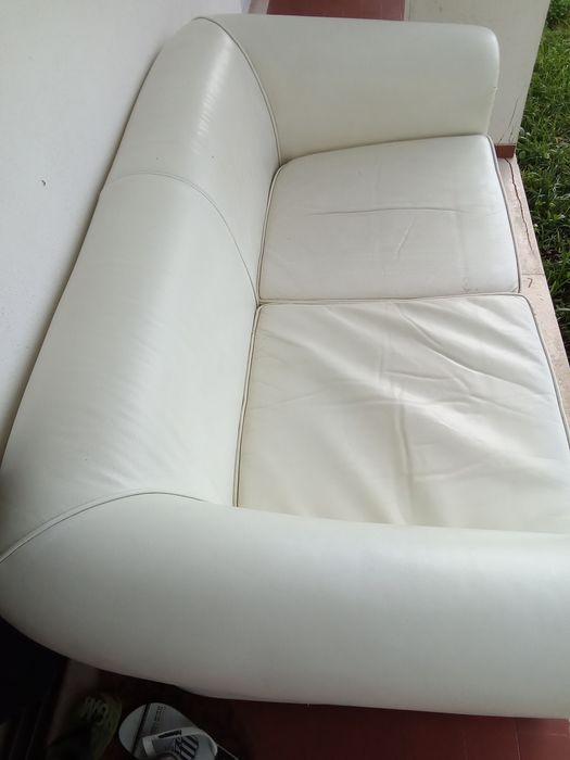 Sofá em pele (couro)