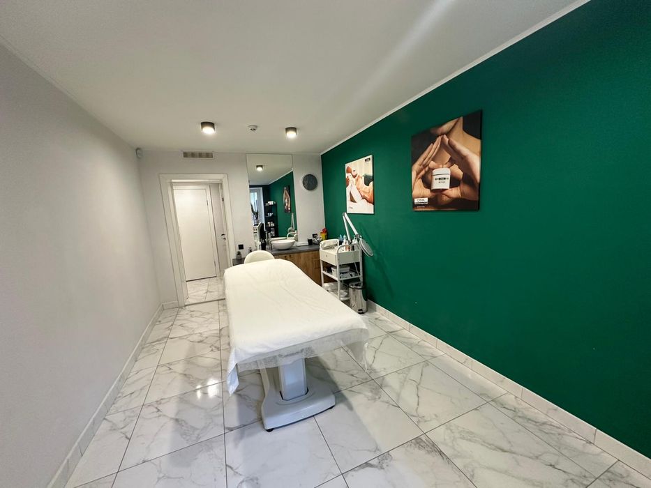 оренда кабінету косметолога та місця візажиста