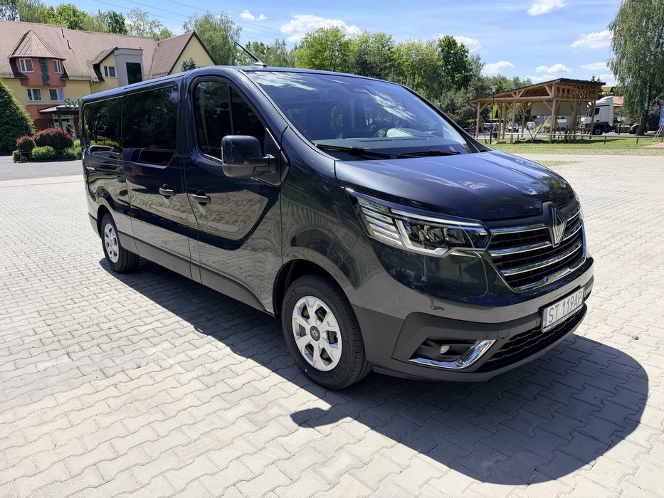 Wynajem Busa Renault Trafic 9 osobowy,Hak ,automat  ,2026 rok