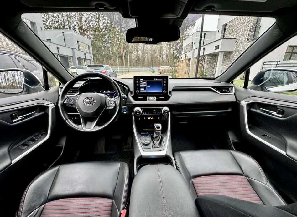 Toyota RAV4 2020 року