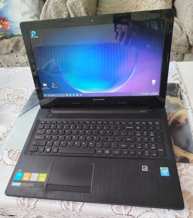 Sprzedam laptop Lenovo G530 w bardzo dobrym stanie
