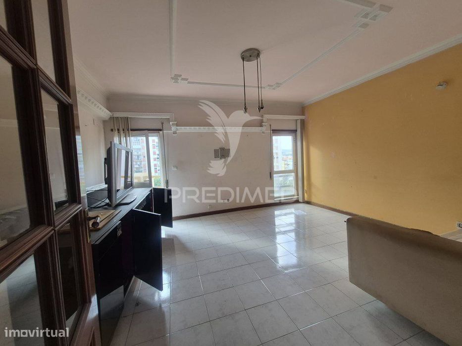 Apartamento T3 em Carregado com Elevador — Carregado E Cadafais, Lisboa