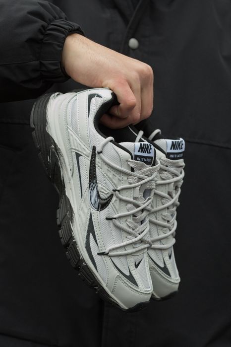 36-45 Nike Initiator Custom White Black