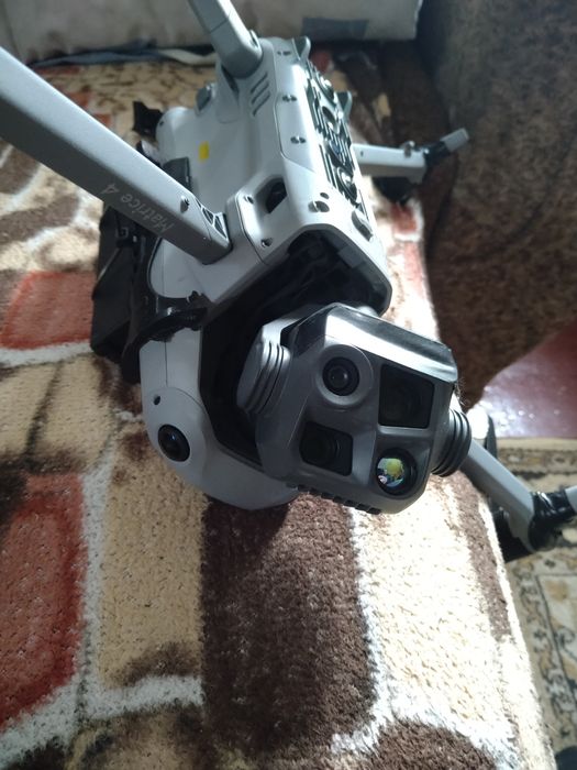 Matrice 4t (дрон)