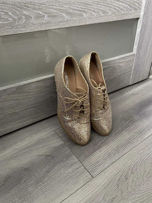 Buty złote rozmiar 38