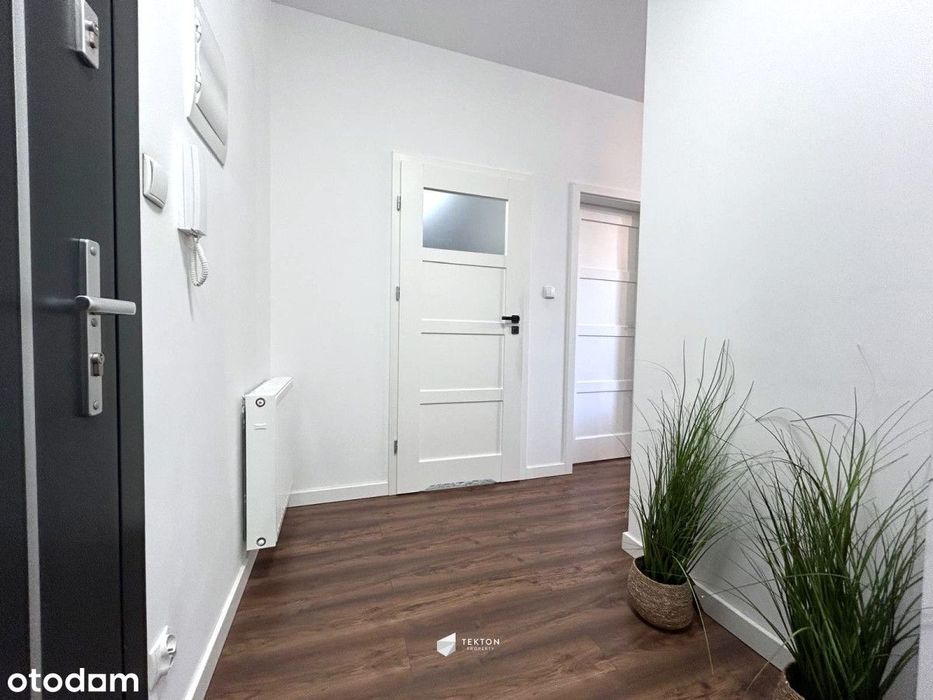 Bez nakładów, do wejścia, parking, duży balkon