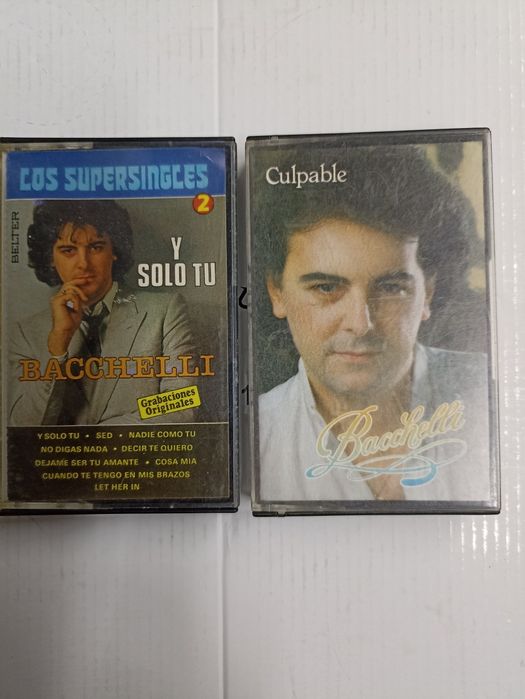 Cassetes e CDs de vários Cantores e de música variada.