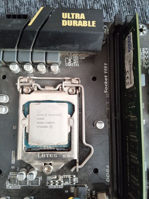 Материнська плата Gigabyte GA-H110-D3A