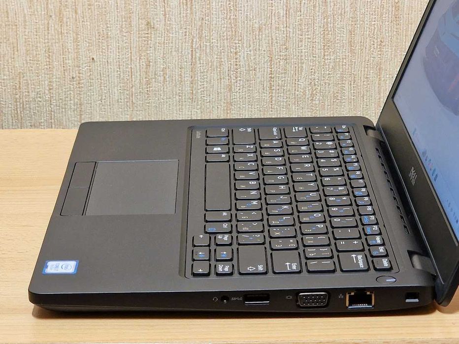 Сучасний ноутбук Dell Latitude 5280 Intel Core i5-7300U RAM 8Gb SSD 128Gb IPS (1920x1080) Full HD Батарея 10 годин (нова батарея). В ідеальному стані.