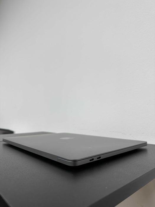 Macbook Pro  2019( i5/ 8gb/128 ssd)