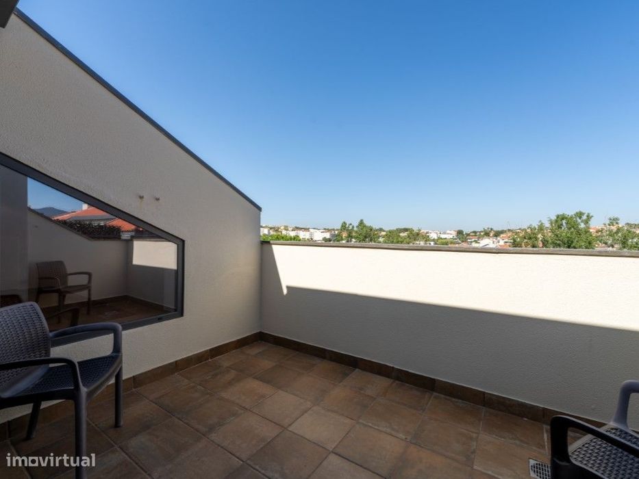 Apartamento T1+2 para arrendamento sem móveis, em condomínio privad...