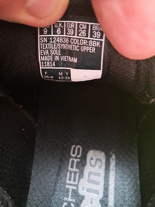 Кроссовки   Skechers оригинал размер 39 стелька 26 см