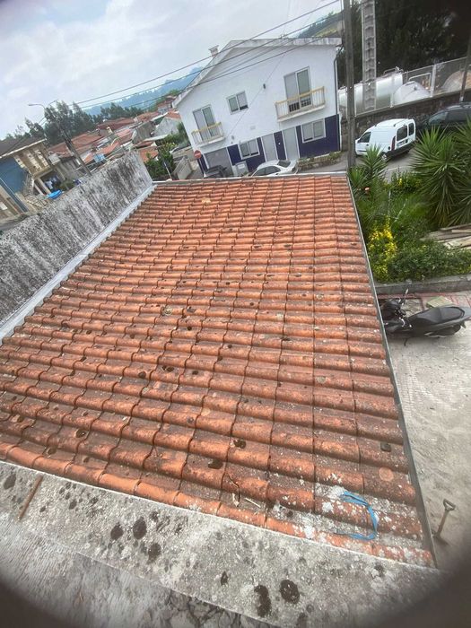 Lote de telhas usadas - Telha Lusa Telhasol 12 Norte Lusoceram