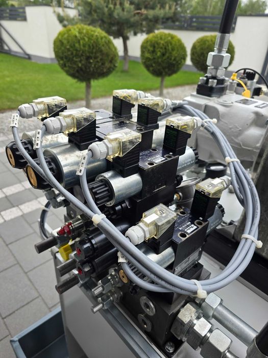 Zasilacz Hydrauliczny Agregat  Pompa Olejowa Parker PV032 Stacja Prasa